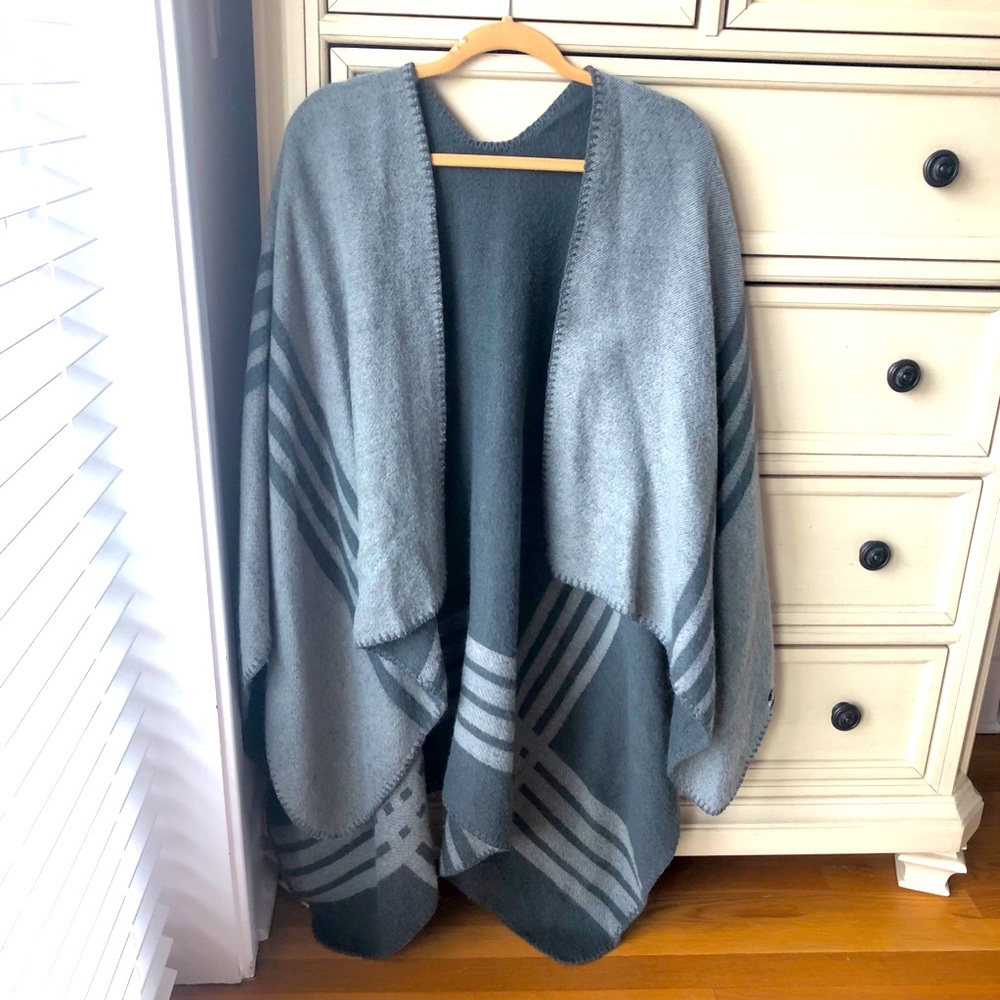 BB Dakota Shawl, reversible